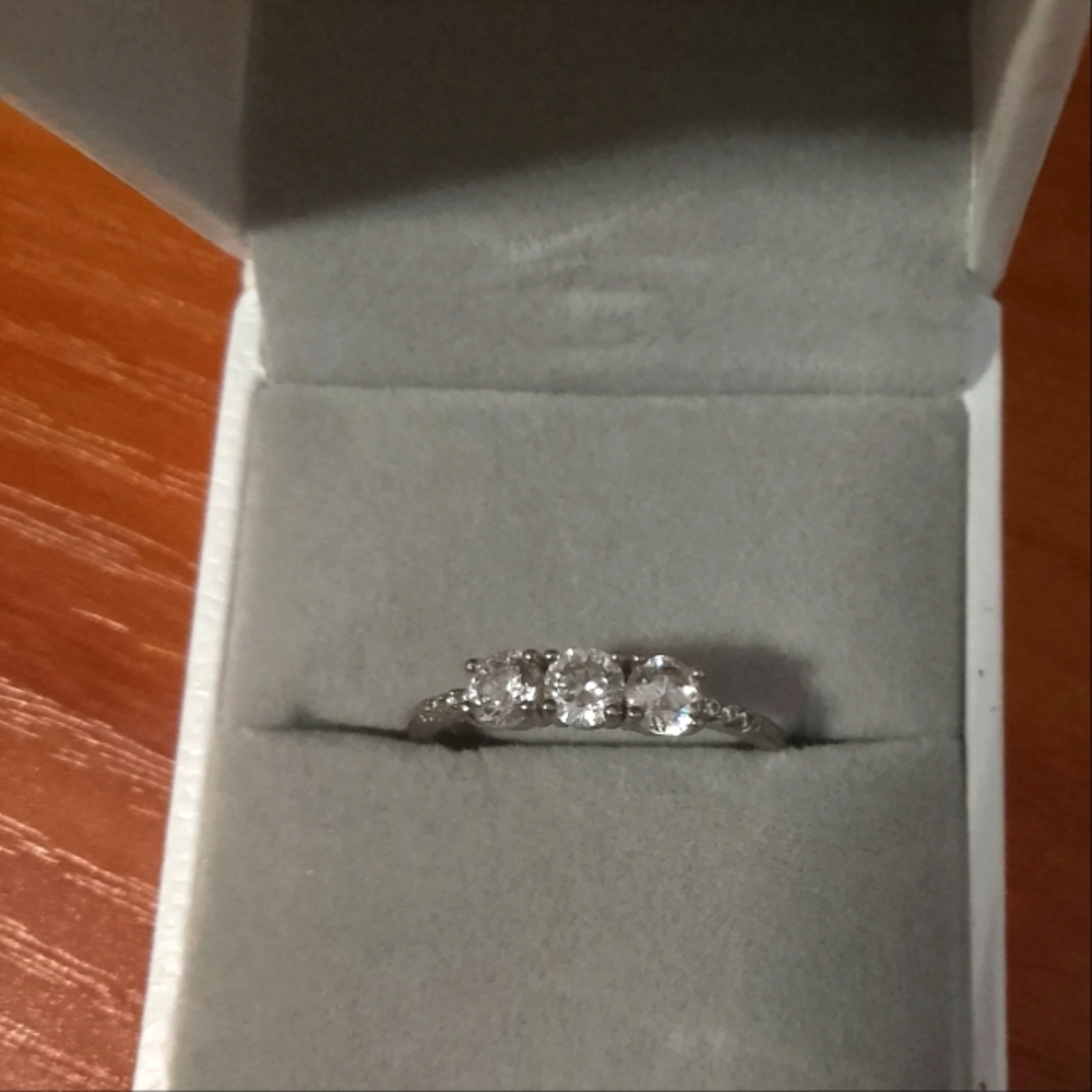 Charmed Aroma Elegant Silver Diamond Ring